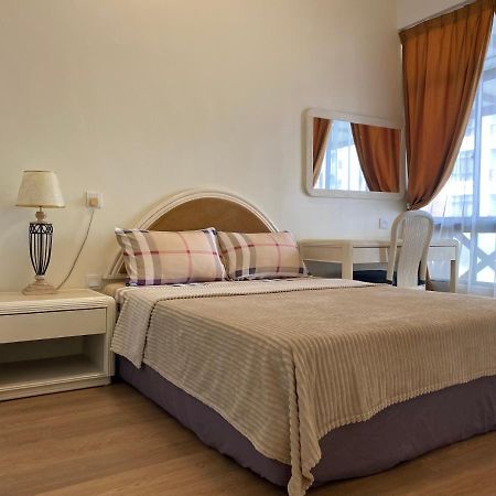 Lovely 1-Bedroom Condo With Facilities Malacca Exterior foto